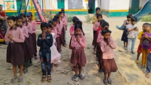 UP Education Reform: उत्तर प्रदेश में 10,827 स्कूलों का हुआ विलय, आंगनबाड़ी केंद्रों को किया जाएगा शिफ्ट, बनेंगी बाल वाटिकाएं