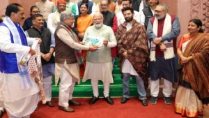 ol0gdm4_pm-narendra-modi-with-biahr-nda-leaders-file-photo_625x300_25_March_25