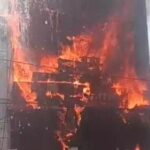 लखनऊ के लाइब्रेरी सेंटर में भीषण आग, बच्चों ने खिड़कियों से कूदकर बचाई जान