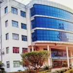 उन्नाव मेडिकल कॉलेज में छात्राओं का प्रदर्शन, आरोपी अधिकारी की वापसी के विरोध में हाईवे जाम