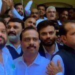 कानपुर में अधिवक्ताओं का अनोखा विरोध, शताब्दी गेट से लॉयर्स गेट तक मानव श्रृंखला बनाकर जताई एकजुटता