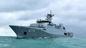 warships-collide--1789553842593_v